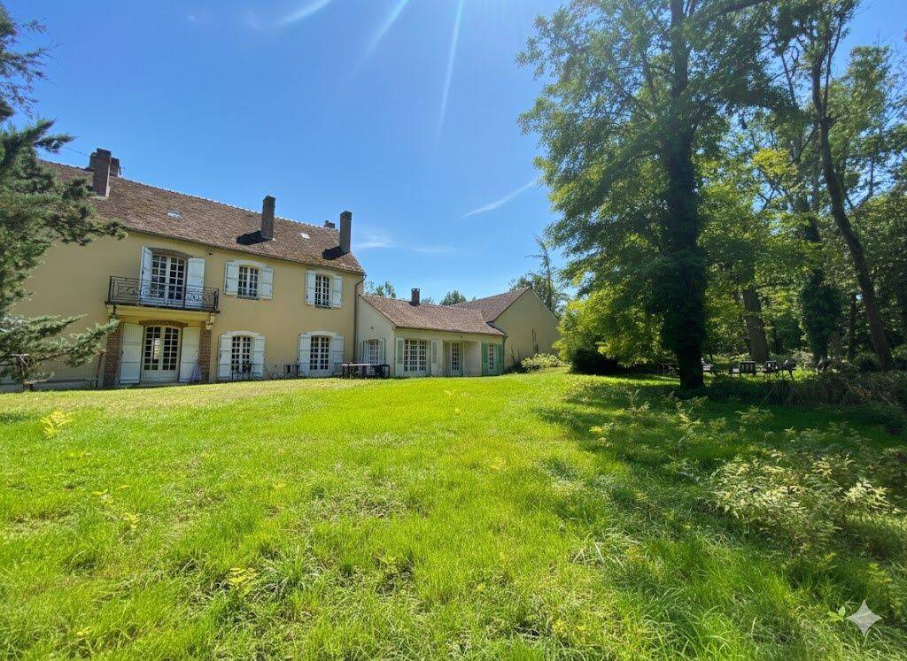 Maison 11 pièces 348 m² · à Joigny · 348 m² · 500 000 €
