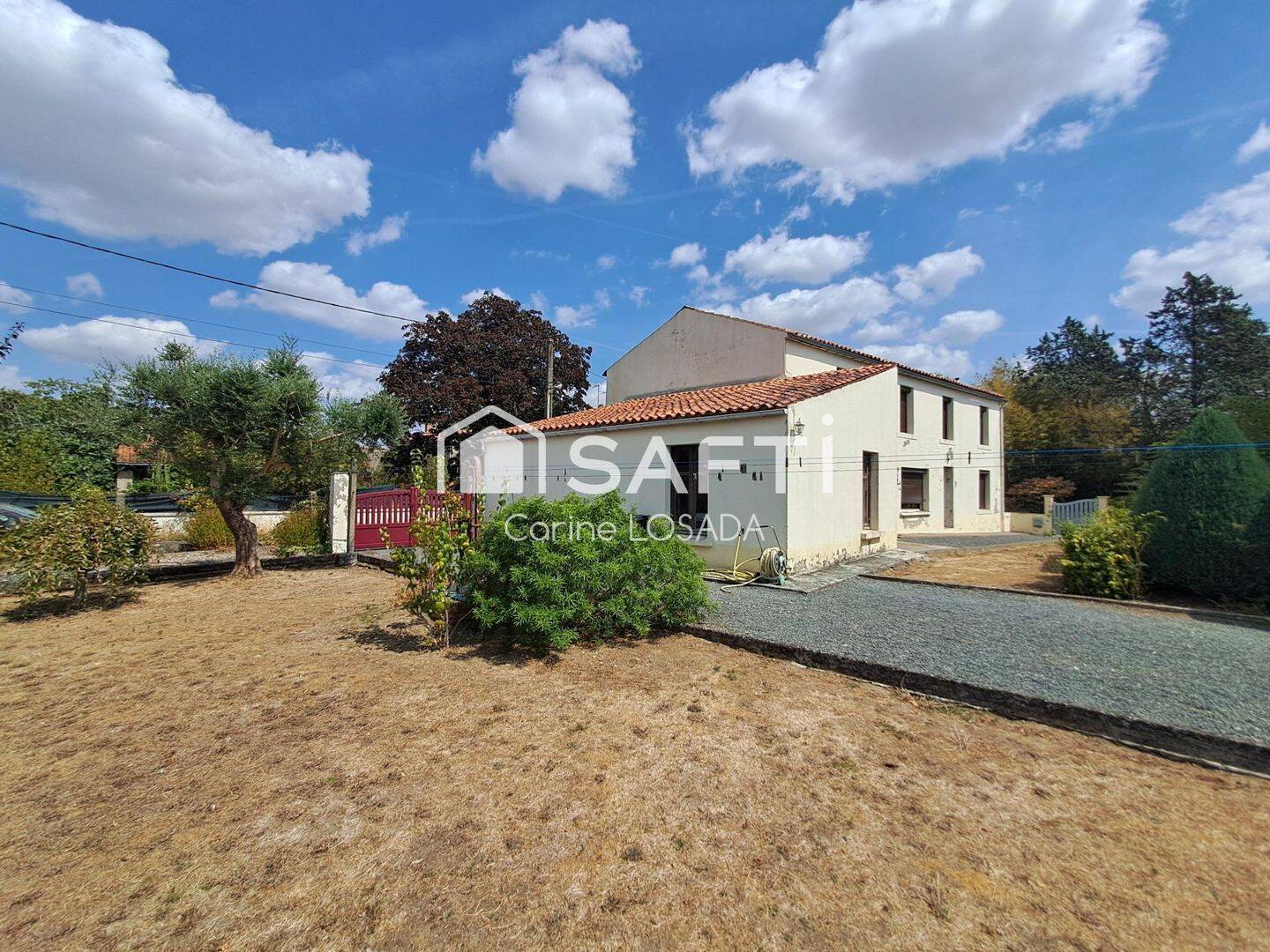 Maison 5 pièces 147 m² · à Les Velluire-sur-Vendée · 147 m² · 155 000 €