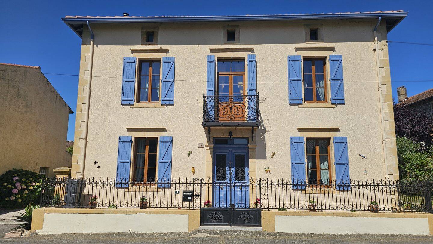 Maison 5 pièces 202 m² · à Beauchalot · 202 m² · 299 000 €