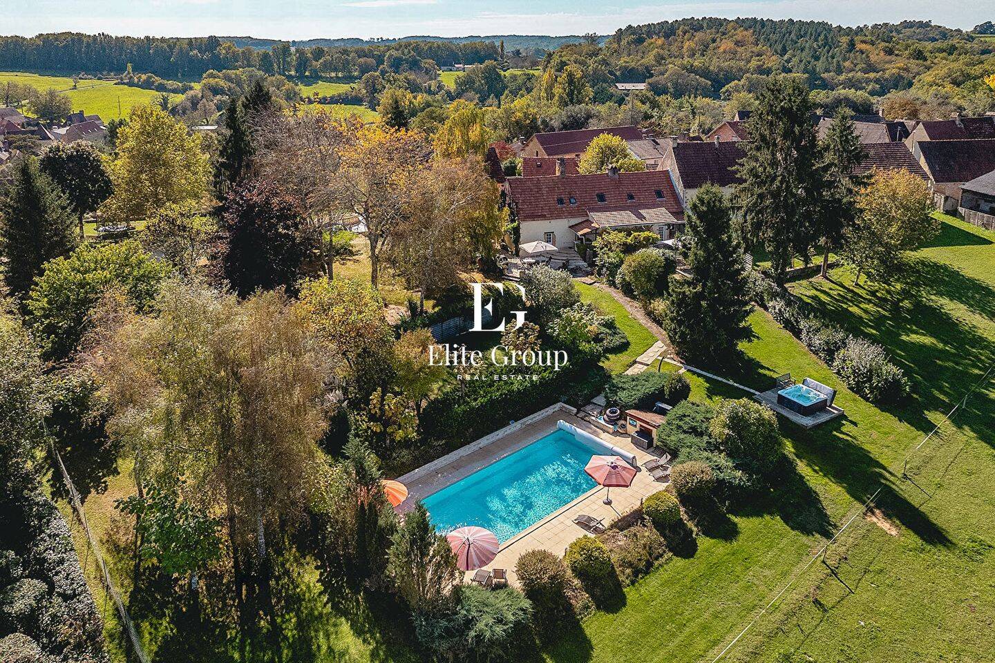 Maison 13 pièces 357 m² · à Meyrals · 357 m² · 650 000 €