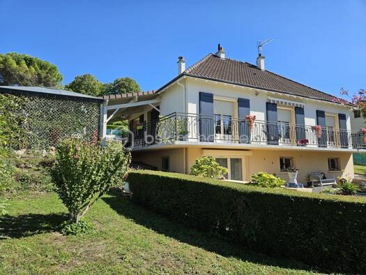 Maison de plain-pied à vendre 259 000 € 7 pièces 5 chambres 162 m² 1 580 m² de terrain Antoigne Châtellerault 86100