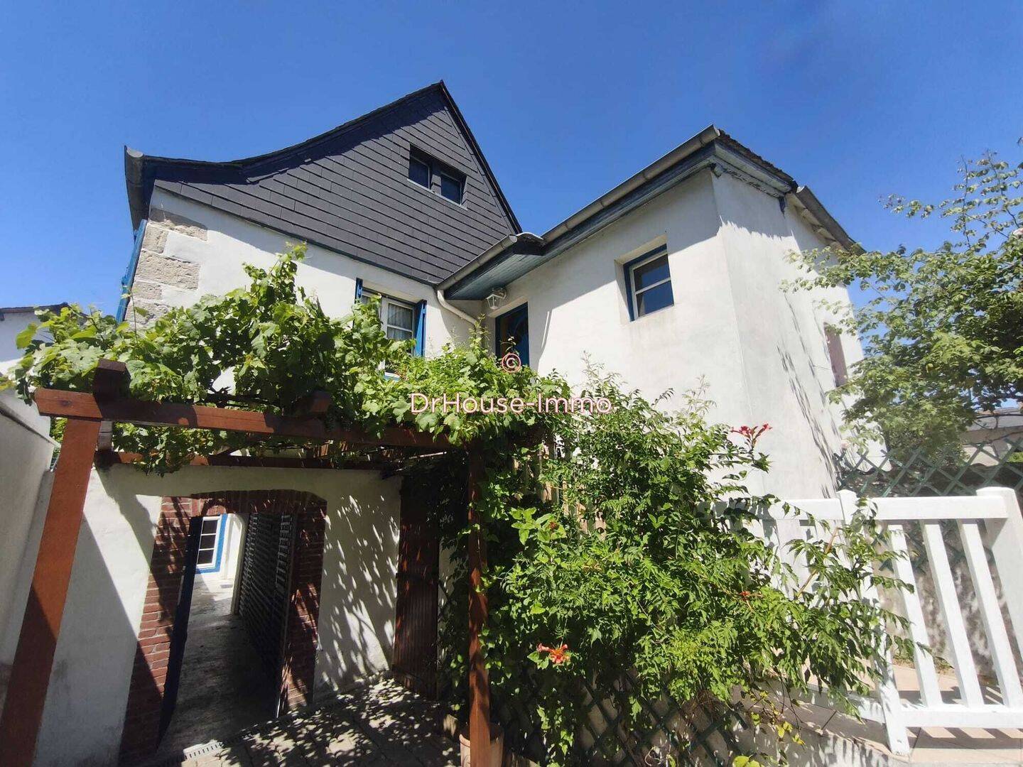 Maison 6 pièces 230 m² · à Oloron-Sainte-Marie · 230 m² · 165 000 €