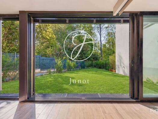 Duplex à vendre 780 000 € 4 pièces 2 chambres 120 m² RDC/3 Rue de Versailles-Monastere Ville-d'Avray 92410