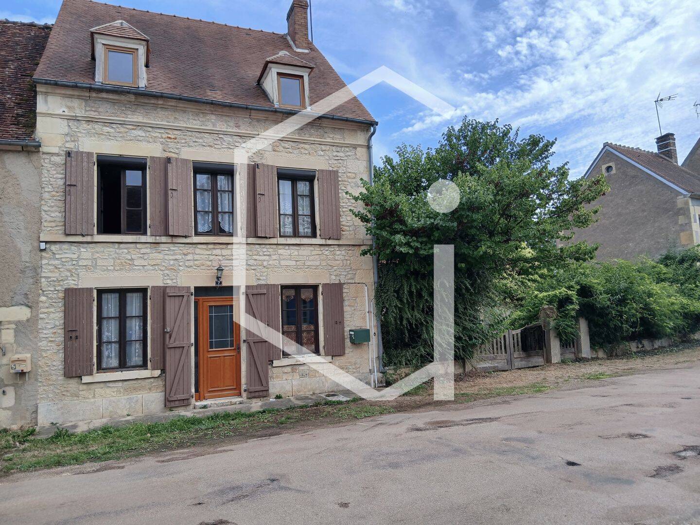 Maison 7 pièces 130 m² · à Donzy · 130 m² · 157 000 €