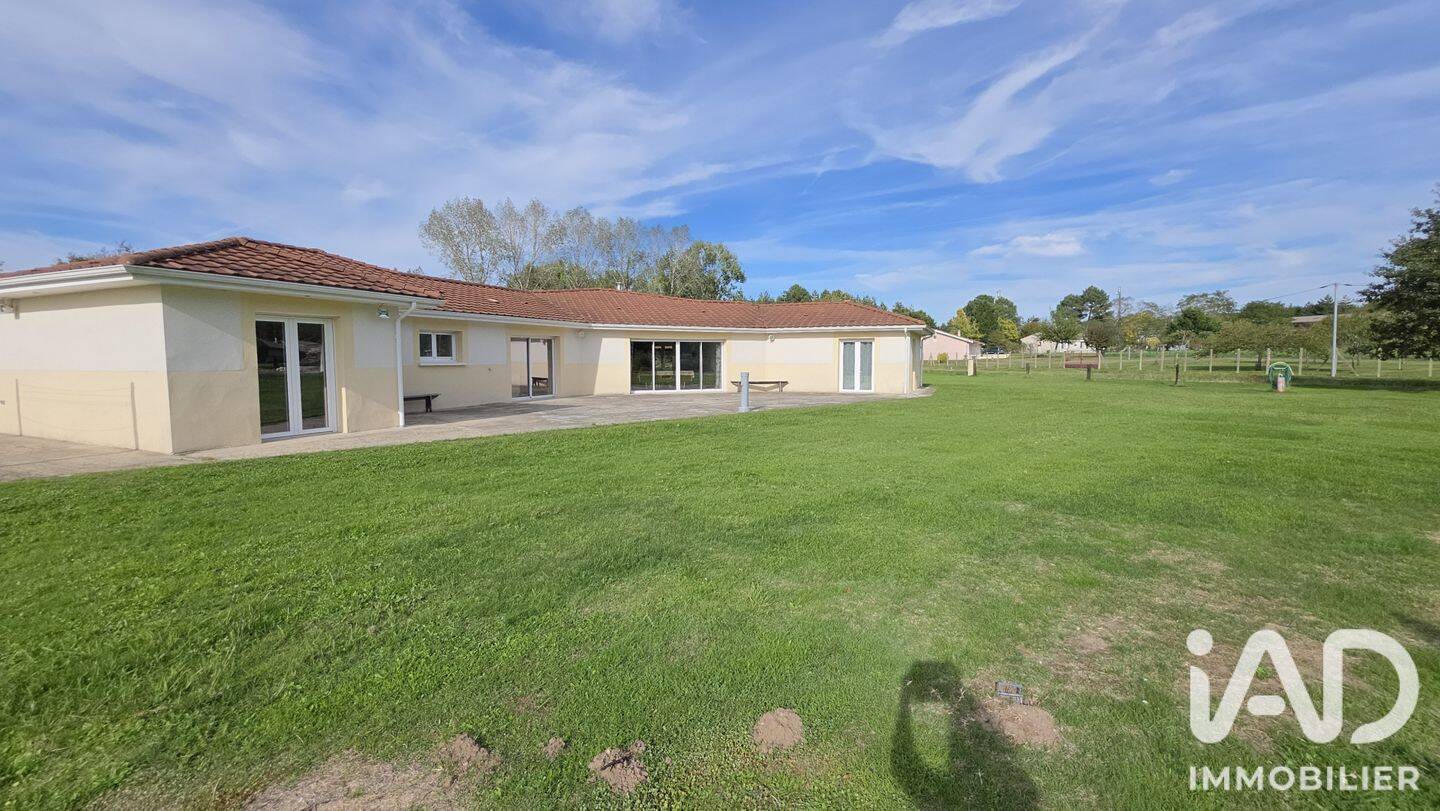 Maison 6 pièces 206 m² · à Donnezac · 205,7 m² · 448 500 €