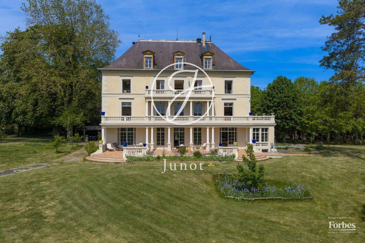 Maison 22 pièces 621 m² · à Sens · 621 m² · 1 523 000 €