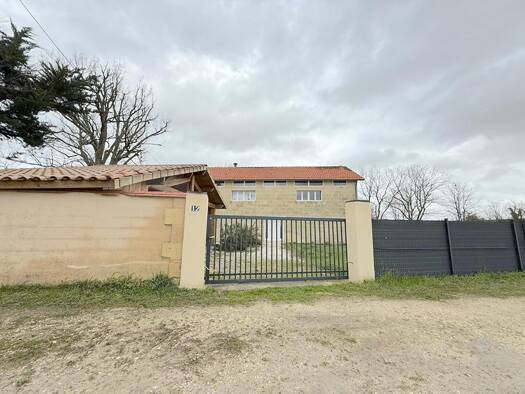 Maison à louer 1 300 € 3 pièces 2 chambres 162 m² 203 m² de terrain Saint-Vincent-de-Paul 33440