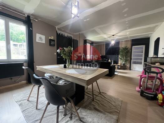 Maison à vendre 142 000 € 4 pièces 2 chambres 90 m² 323 m² de terrain Davenescourt 80500