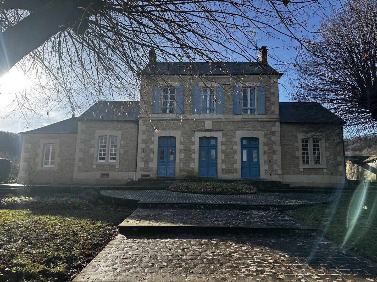 Maison 11 pièces 279 m² · à Montigny-aux-Amognes · 279 m² · 372 000 €
