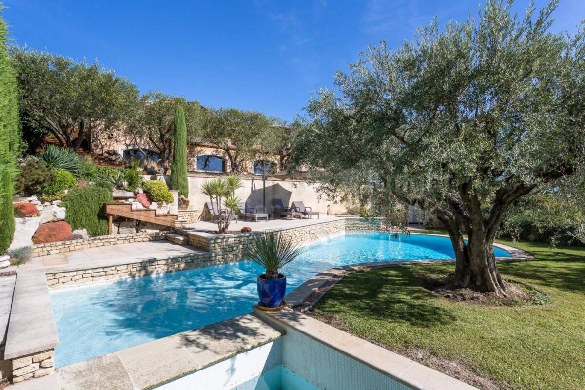 Maison 7 pièces 250 m² · à L'Isle-sur-la-Sorgue · 250 m² · 1 395 000 €