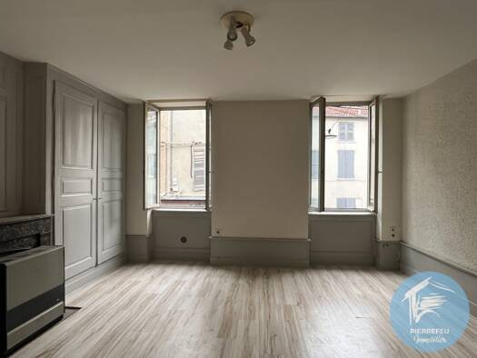 Appartement à louer 405 € 2 pièces 1 chambre 53 m² Étage 1/3 Centre Tarare 69170