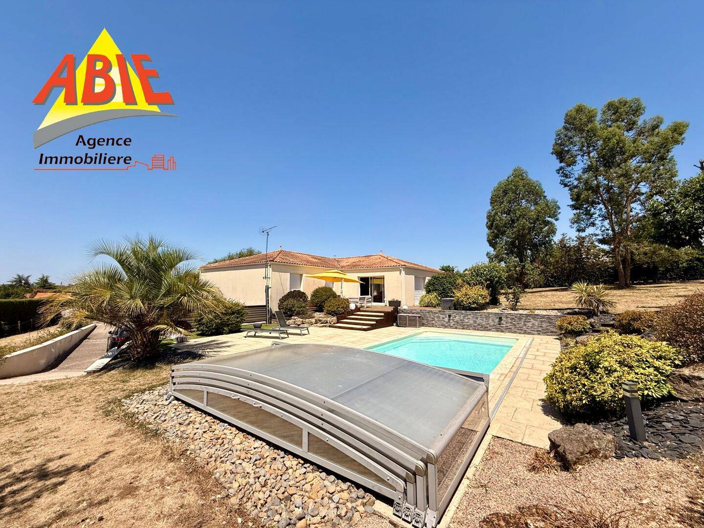 Maison 7 pièces 180 m² · à L'Orbrie · 180 m² · 352 165 €