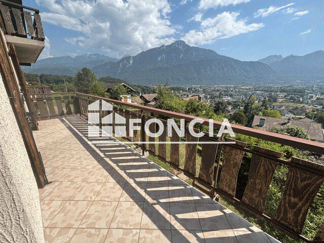 Maison 5 pièces 141 m² · à Bonneville · 140,7 m² · 2 450 €