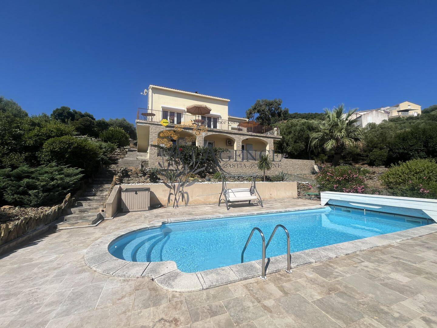 Maison 5 pièces 190 m² · à San-Martino-Di-Lota · 190 m² · 1 028 000 €