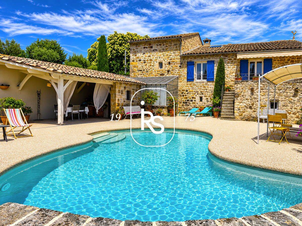 Maison 7 pièces 196 m² · à Joyeuse · 196 m² · 869 000 €