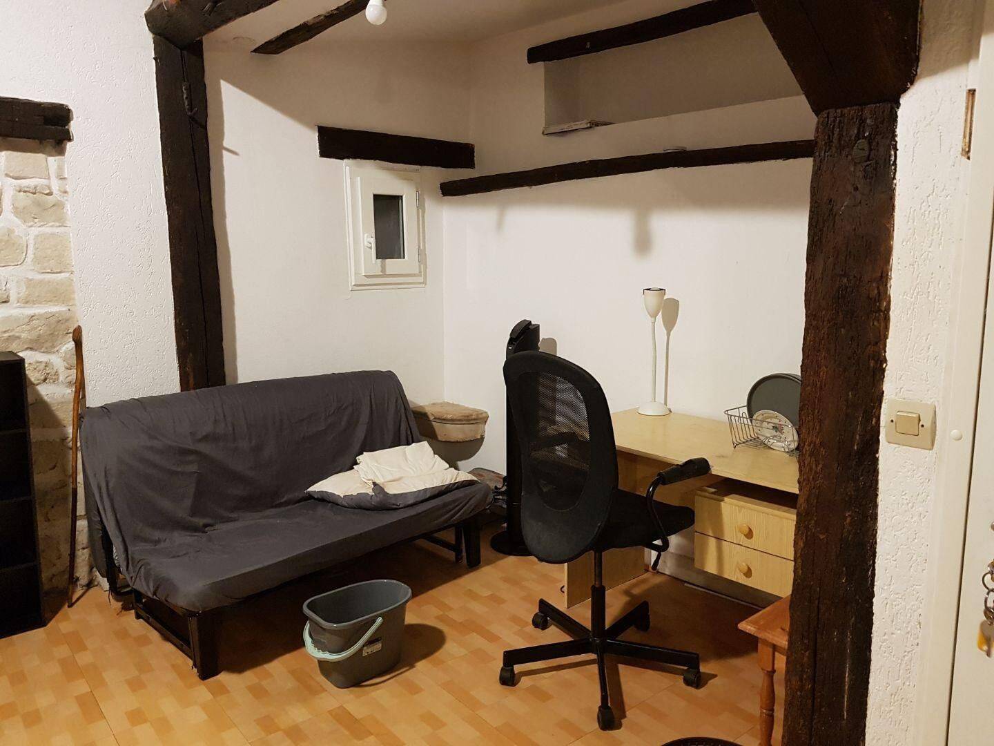 Appartement 1 pièce 18 m² · à Melun · 18 m² · 585 €
