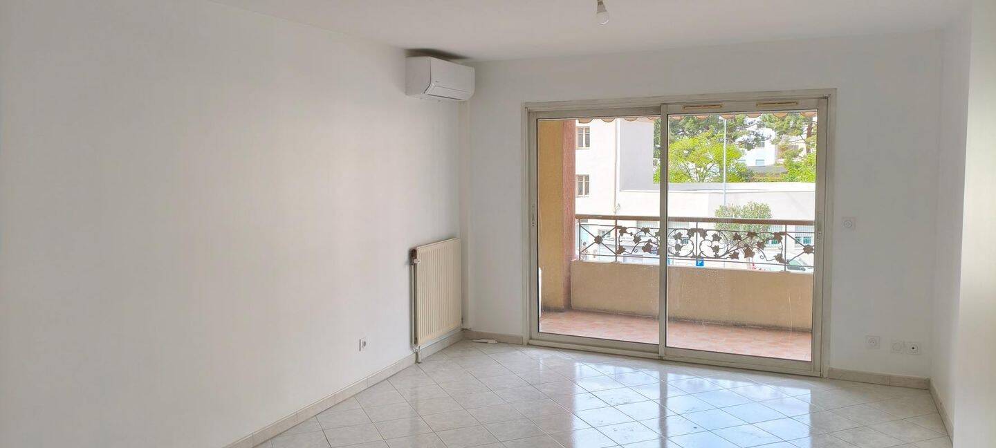 Appartement 3 pièces 61 m² · à Cagnes-sur-Mer · 60,6 m² · 1 290 €