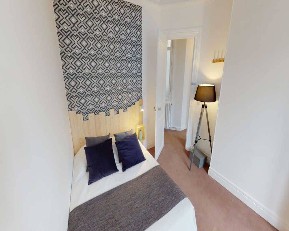 Appartement 7 pièces 190 m² · à Paris 17ème Arrondissement · 190 m² · 1 240 €