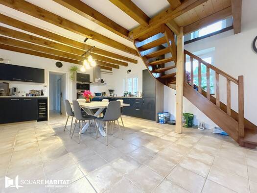 Maison de plain-pied à vendre 222 000 € 5 pièces 3 chambres 110 m² 676 m² de terrain Bubry 56310