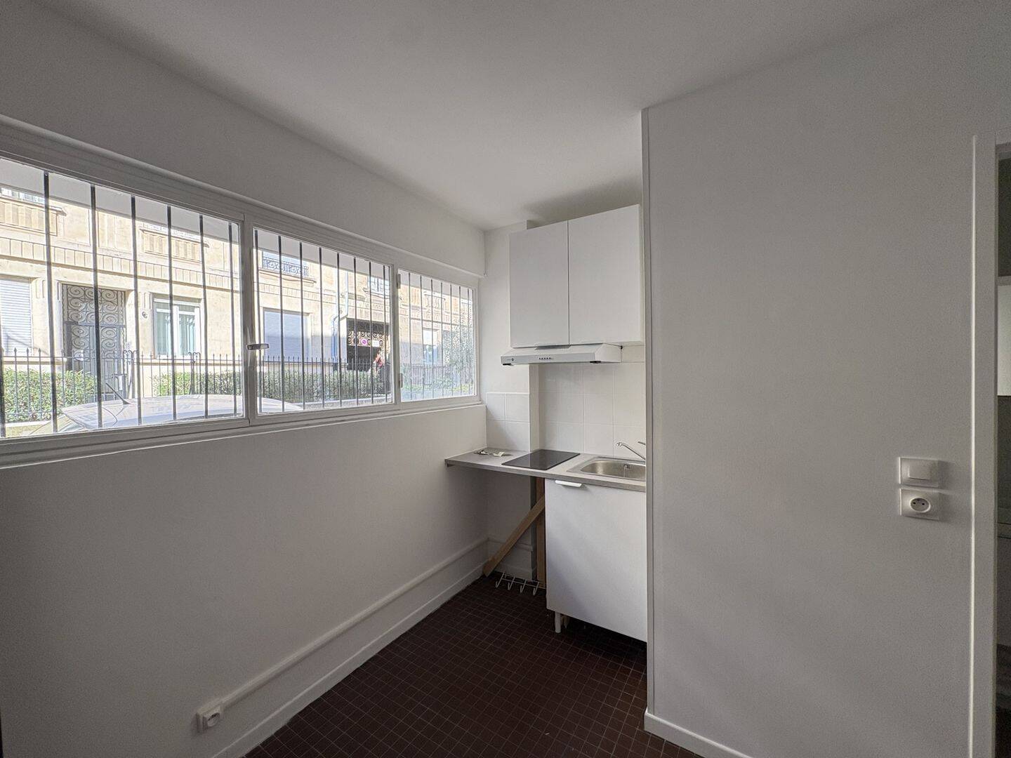 Appartement 1 pièce 11 m² · à Marseille 8ème Arrondissement · 11,2 m² · 353 €