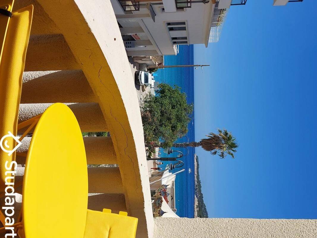 Appartement 1 pièce 26 m² · à Cassis · 26 m² · 700 €