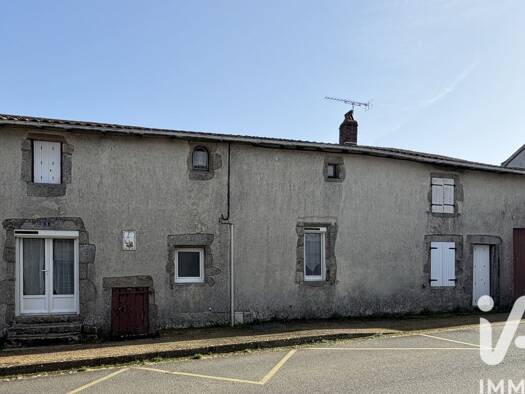 Maison à vendre 110 500 € 5 pièces 4 chambres 120 m² 1 656 m² de terrain Vernoux-en-Gâtine 79240