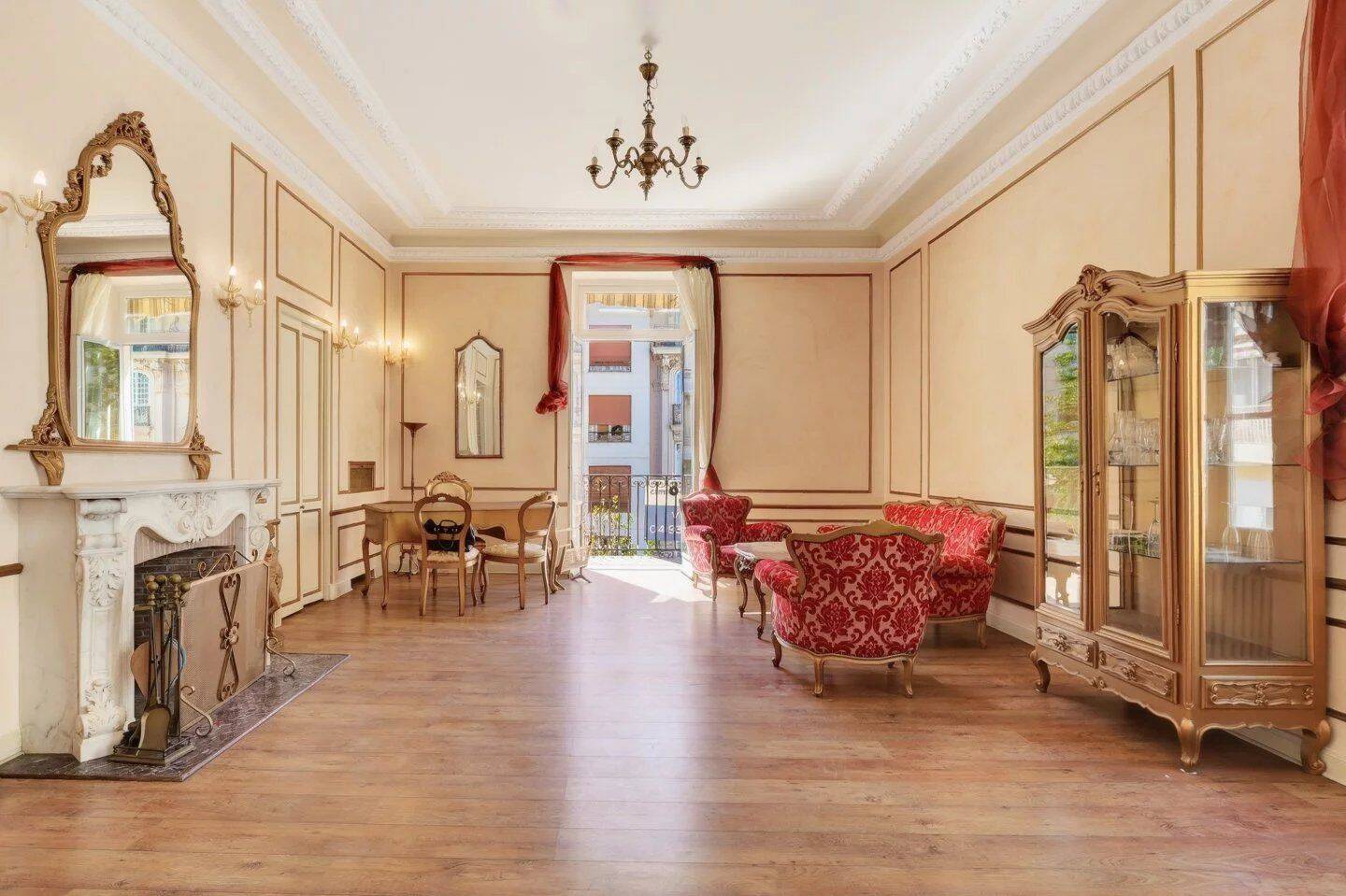 Appartement 5 pièces 141 m² · à Nice · 140,7 m² · 790 000 €