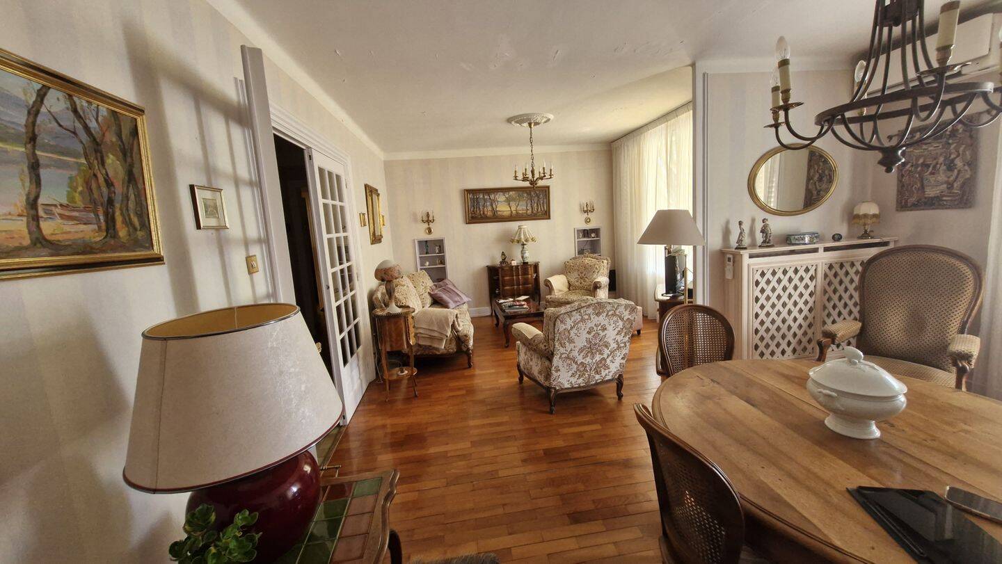 Appartement 4 pièces 86 m² · à Chambéry · 85,6 m² · 220 000 €