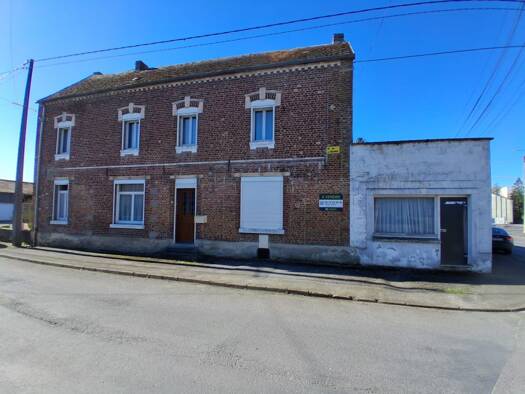 Maison de ville à vendre 178 000 € 5 pièces 4 chambres 155 m² 400 m² de terrain Landrecies 59550