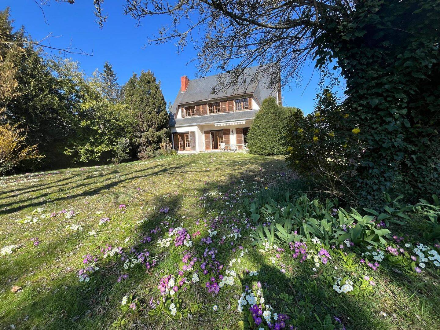 Maison 10 pièces 250 m² · à Garches · 250 m² · 1 250 000 €