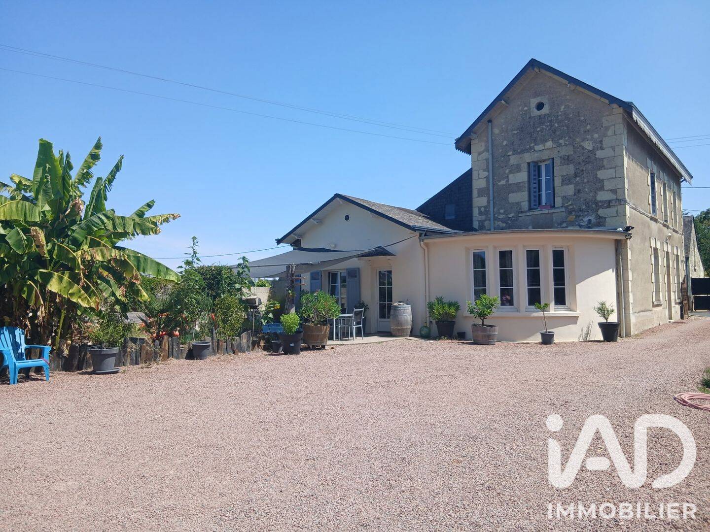 Maison 6 pièces 147 m² · à Benais · 147 m² · 195 000 €
