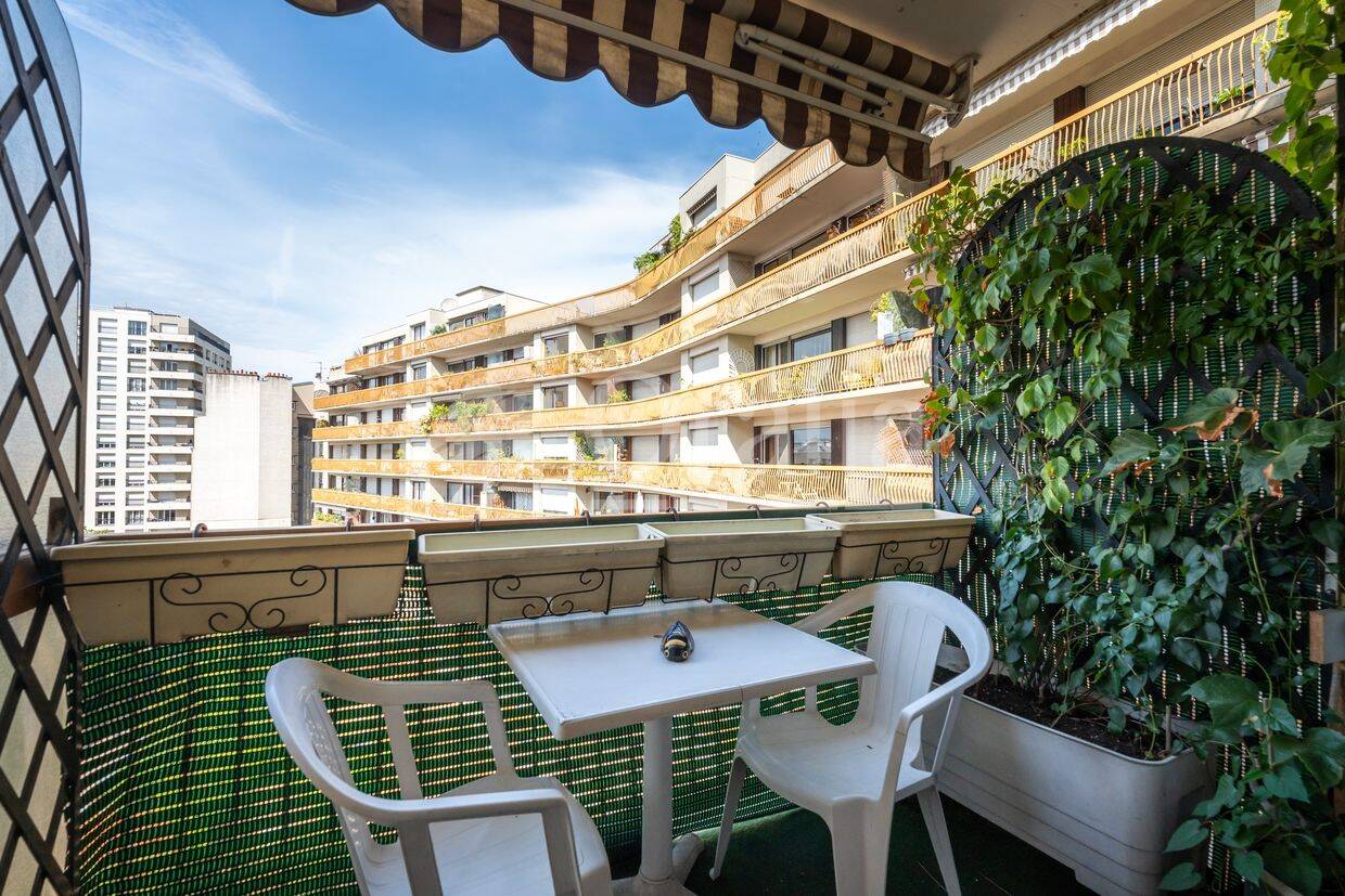 Appartement 3 pièces 71 m² · à Paris 18ème Arrondissement · 70,7 m² · 610 000 €