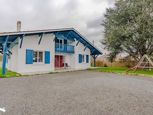 Maison de plain-pied à vendre 344 784 € 4 pièces 3 chambres 110 m² 1 168 m² de terrain Illats 33720