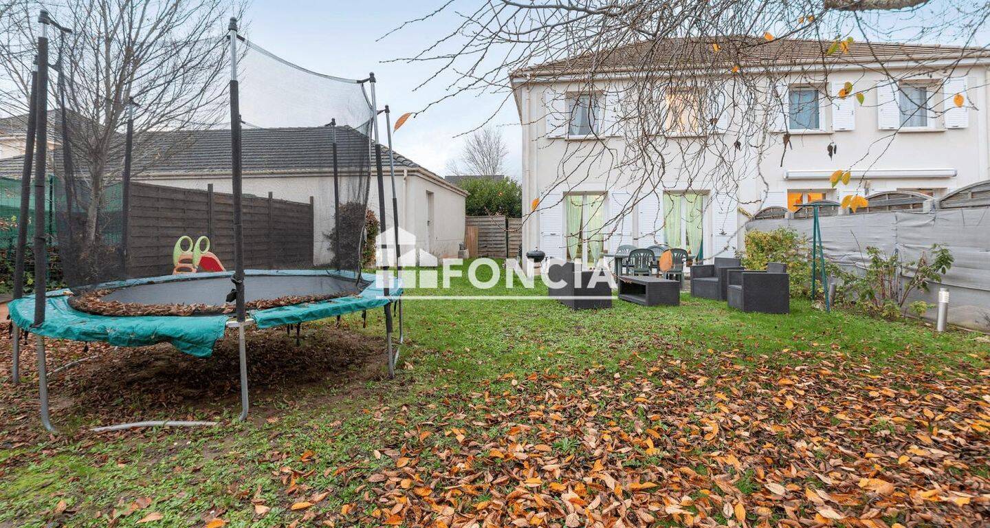 Maison 4 pièces 87 m² · à Lieusaint · 87 m² · 290 000 €