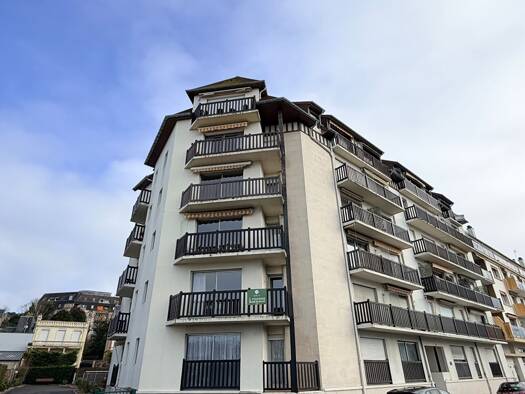 Appartement à vendre 265 000 € 2 pièces 1 chambre 43 m² Étage 1/3 Aguesseau-Ville Sud Trouville-sur-Mer 14360