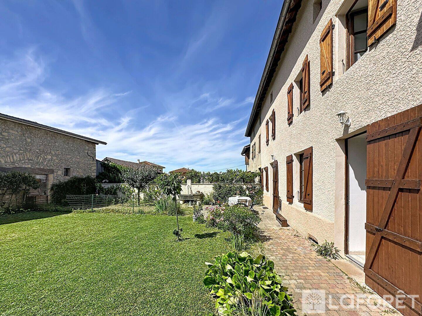 Maison 8 pièces 144 m² · à Vaulx-Milieu · 144,3 m² · 330 000 €