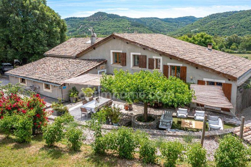 Maison 16 pièces 338 m² · à Mallemoisson · 338 m² · 780 000 €