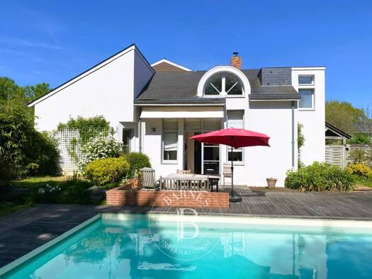 Maison à vendre 1 035 000 € 8 pièces 5 chambres 237 m² 1 330 m² de terrain Sud Saint-Grégoire 35760