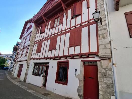 Appartement à vendre 225 000 € 2 pièces 1 chambre 65 m² RDC/3 Nord Ciboure 64500