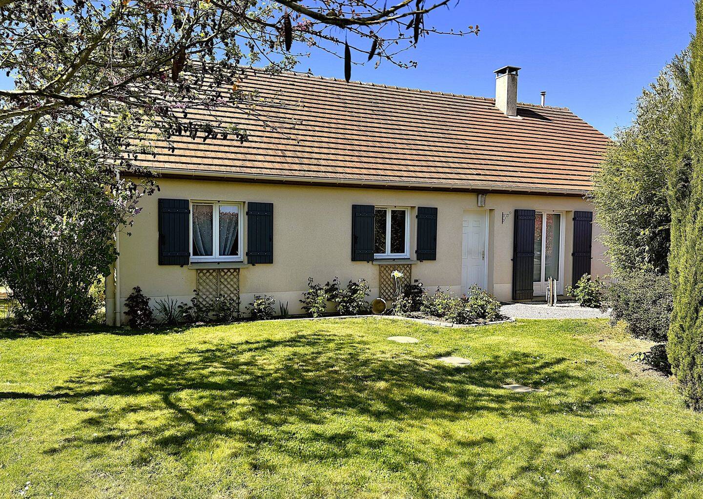 Maison 6 pièces 93 m² · à Dammarie · 93 m² · 215 000 €