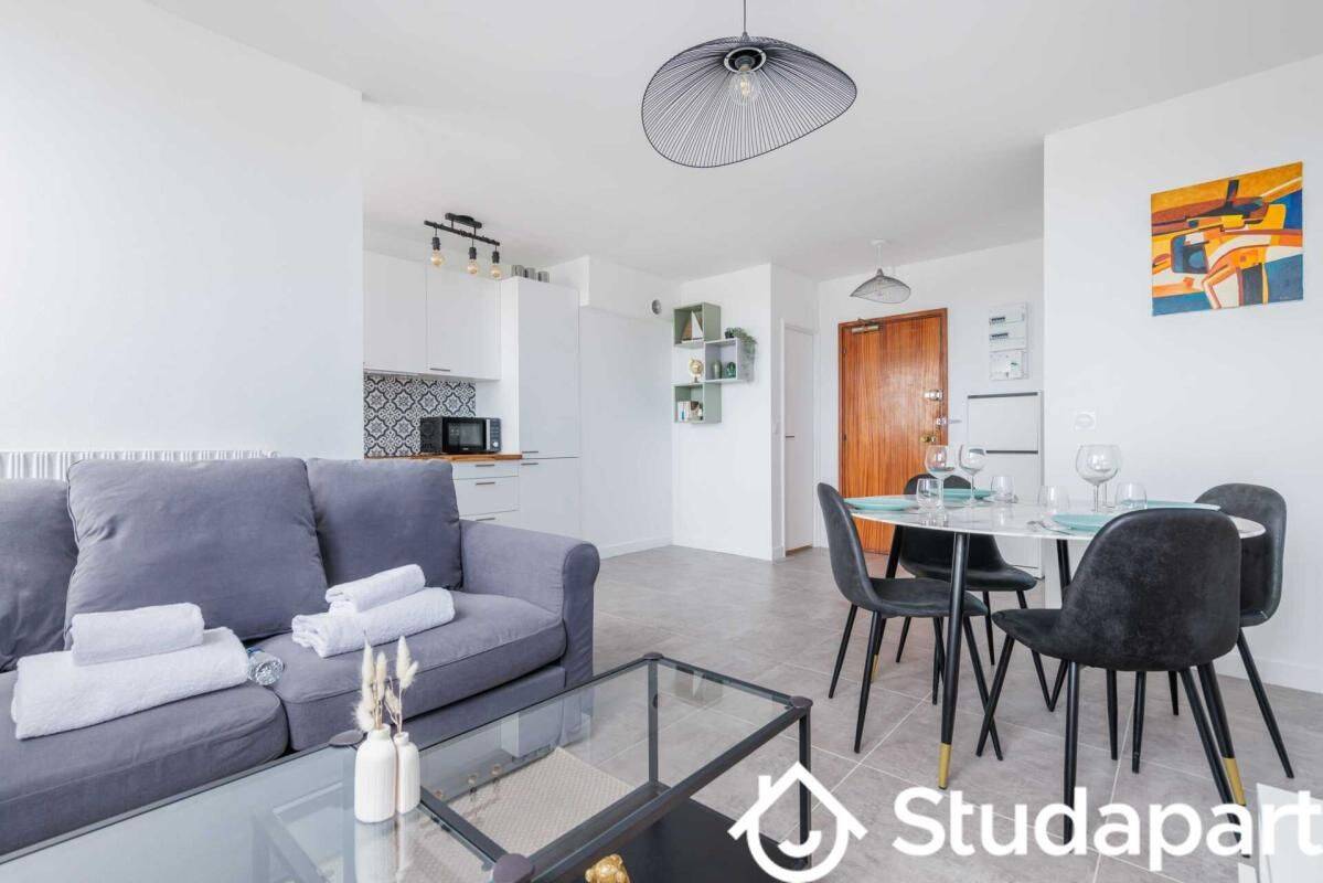 Appartement 1 pièce 45 m² · à Paris 19ème Arrondissement · 45 m² · 2 200 €/mois