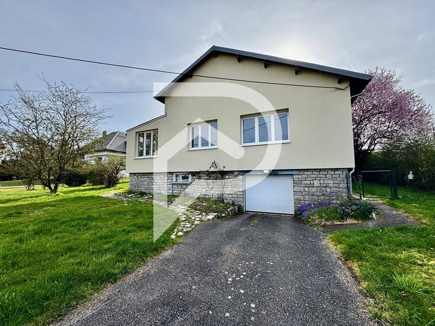 Maison 6 pièces 196 m² · à Moussey · 196 m² · 169 000 €