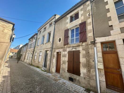 Immeuble à vendre 333 000 € 95 m² Poitiers 86000