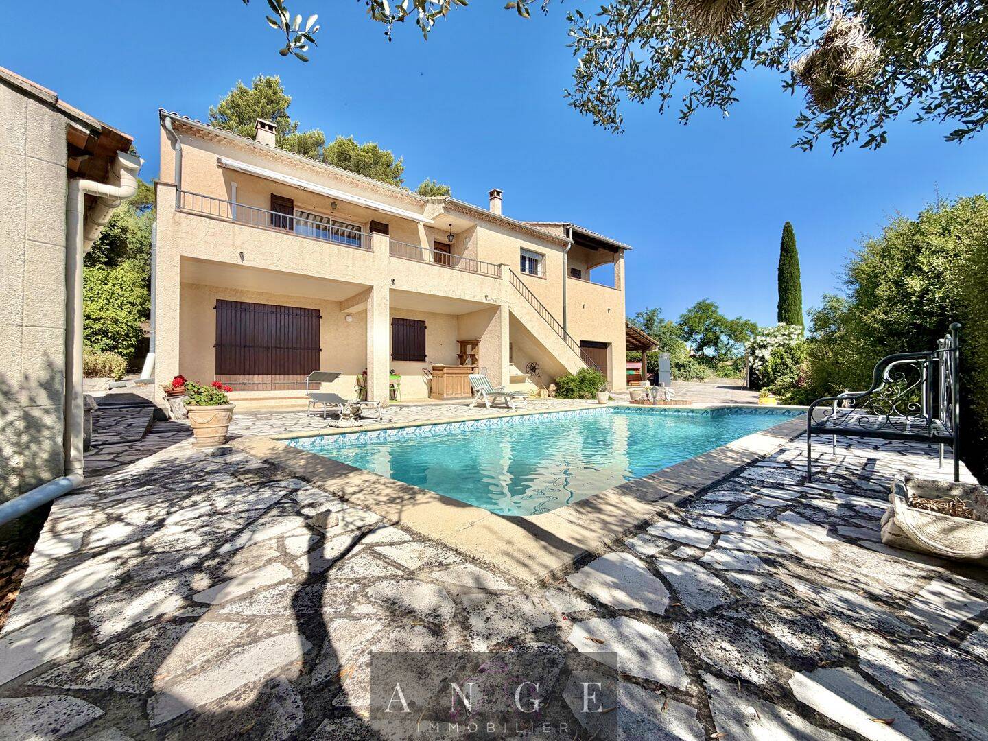 Maison 6 pièces 110 m² · à Solliès-Ville · 110 m² · 688 000 €