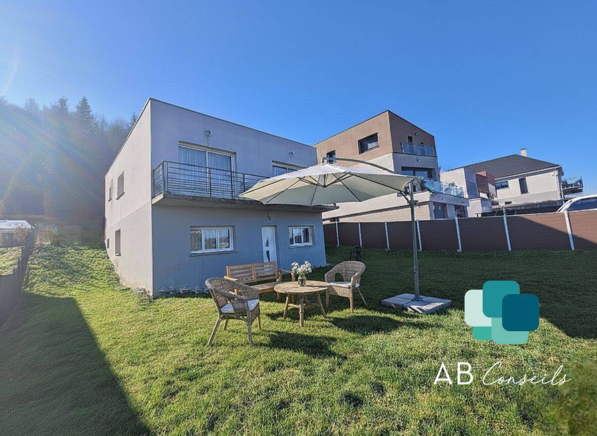 Maison 5 pièces 138 m² · à Saint-Léger-du-Bourg-Denis · 138 m² · 290 000 €