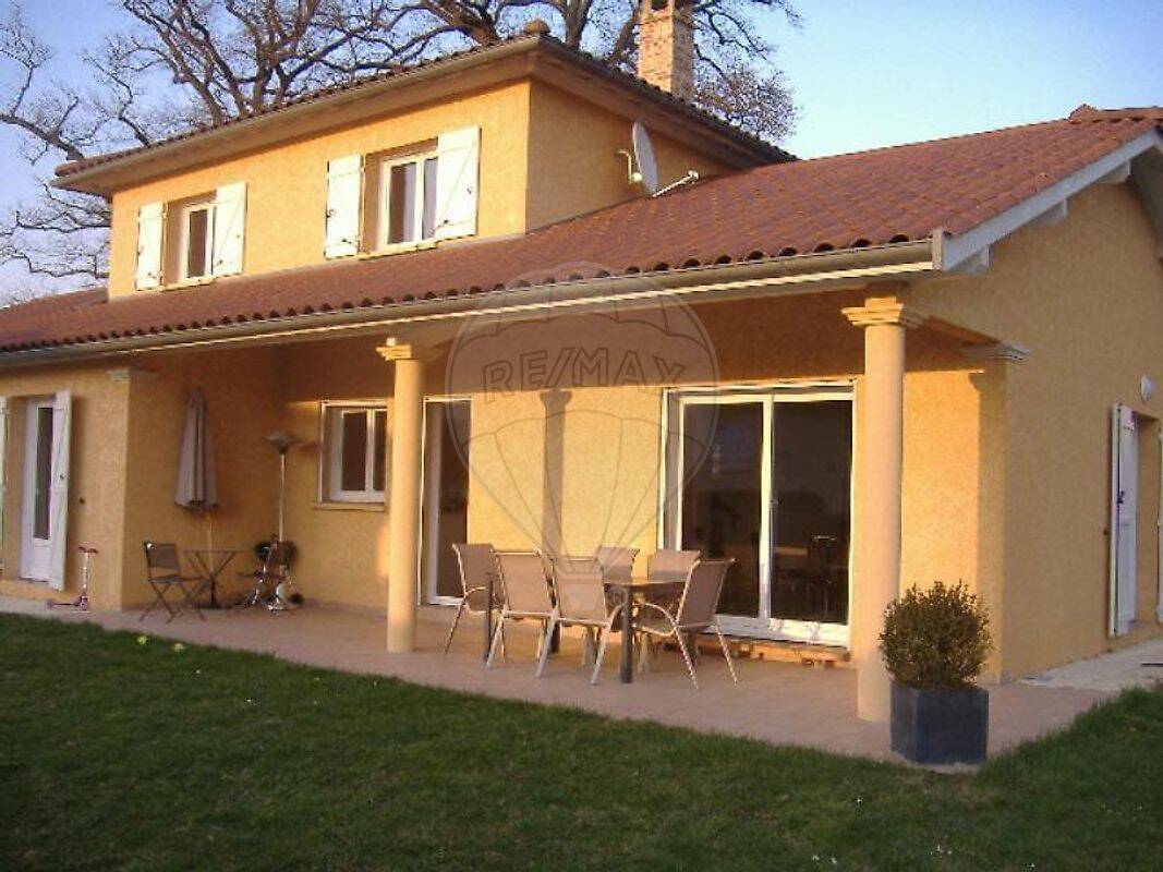 Maison 6 pièces 147 m² · à Parcieux · 147 m² · 1 640 €/mois