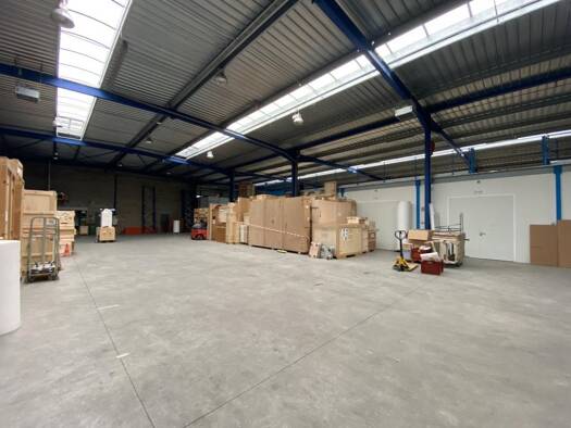 Entrepôt à vendre 2 780 000 € 3 400 m² d'espace de stockage Champcueil 91750