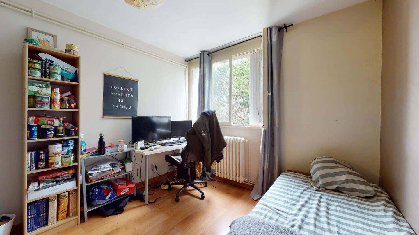 Room in Rue de Bugarel, Montpellier for 87 m² with 4 bedrooms - — 1