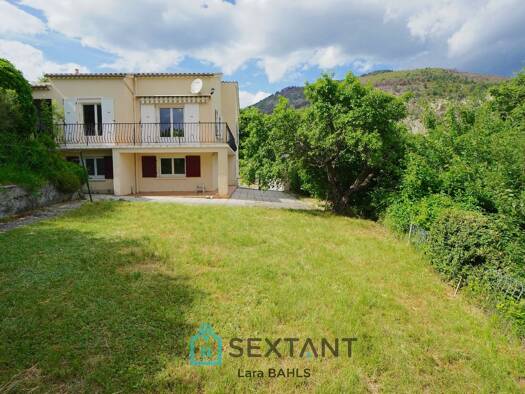 Maison à vendre 250 000 € 4 pièces 3 chambres 95 m² 1 804 m² de terrain Castellane 04120