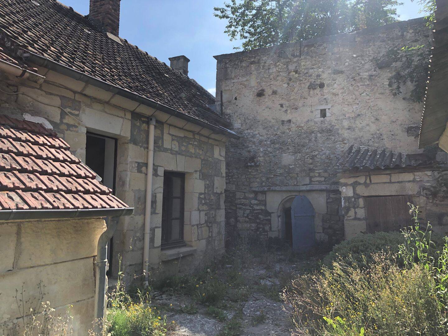 Maison en pierre à rénover – 90 m² – Fort potentiel – Bonneuil-en-Valois